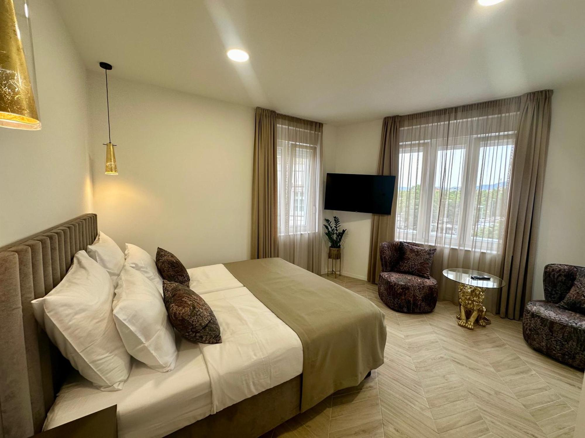Mariani Luxury Rooms In Center Split Eksteriør bilde